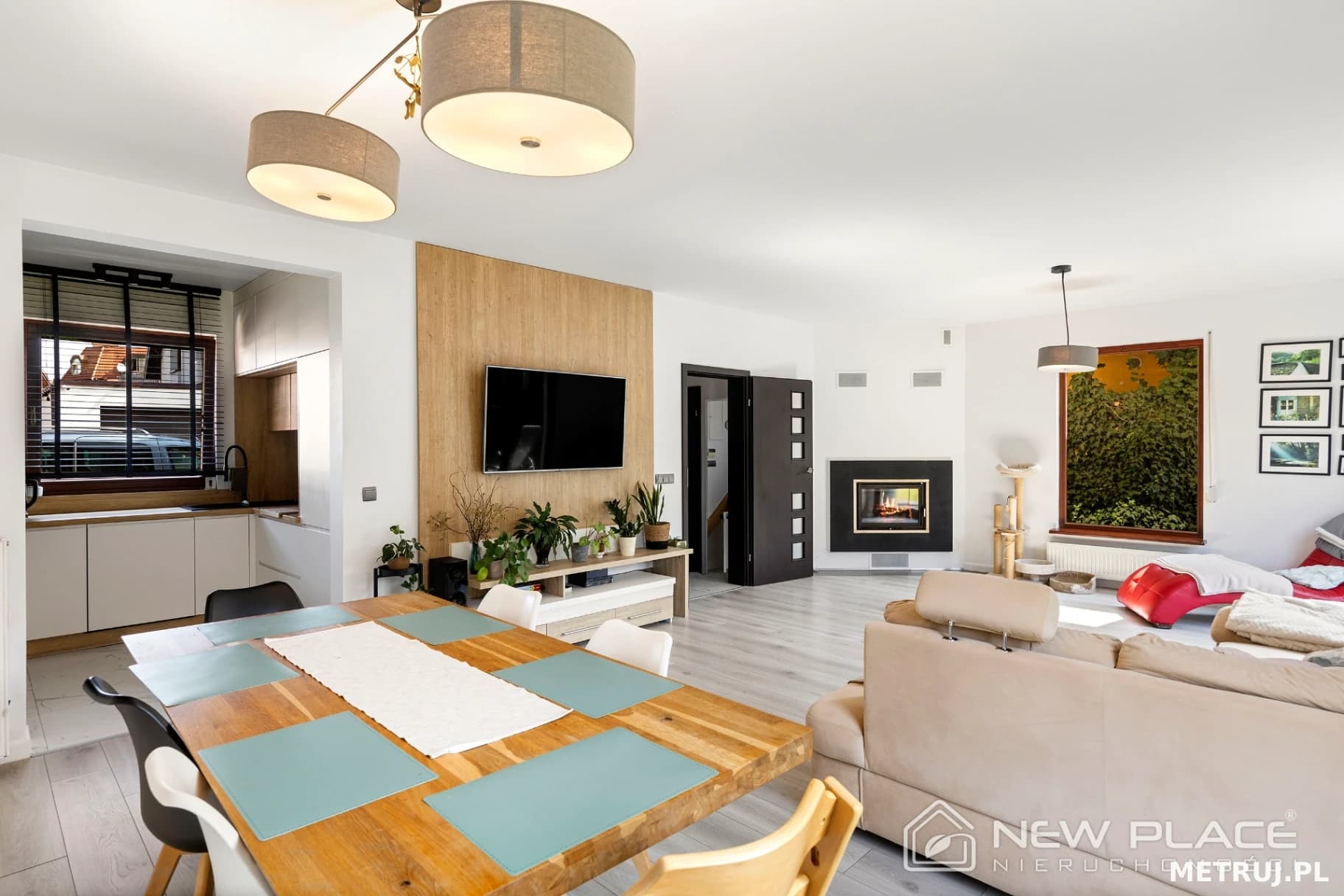 Dom 137 m² z kominkiem, ogrodem, wysoki standard
